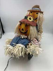 Coppia spaventapasseri zucca GEMMY HALLOWEEN in fibra ottica e carriola usati in ottime condizioni! - Foto 1 di 15