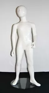 Polyform Kinder Schaufensterpuppe Schaufensterfigur 6 Jahre weiß Hochglanz Lack - Bild 1 von 2