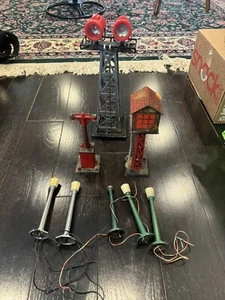 Vintage LIONEL O-GAUGE SIGNAL STREET LAMPS Post FLOOD LIGHT TOWER SIGNAL Mark C - Picture 1 of 8