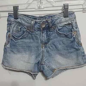 JUSTICE Girls Light Washed Blue Denim Jean Shorts - Size 7S - Picture 1 of 15