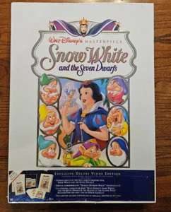 SNOW WHITE AND THE SEVEN DWARFS EXCLUSIVE DELUXE VIDEO EDITION - FACTORY SEALED - Picture 1 of 2
