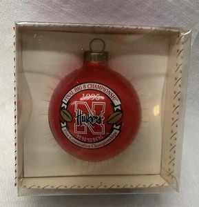 De colección Nebraska Huskers Final Big 8, 5 años rectos campeones bola de vidrio rojo adorno - Imagen 1 de 5