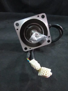 Motor AC SERVO W200 V200 A2.0 YASKAWA SGMP-02A312 - Bild 1 von 4