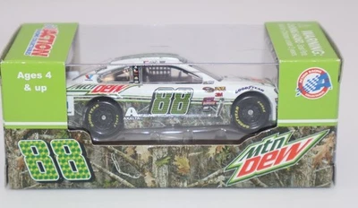 Литая модель NASCAR Chevy SS Action Alex Bowman No88 Mountain Dew 2016 масштаб 1:64 - Изображение 1 из 4