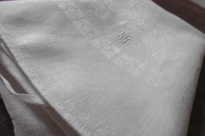Magnifique et immense torchon MONOGRAMMé en DAMASSé lumineux - Photo 1/4
