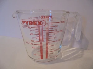 VINTAGE PYREX GLASS 1 PINT / 500 ml MEASURING JUG - RED LETTERING  - Picture 1 of 5