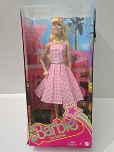 Barbie The2023 Movie Collectible 11,5" Barbie in Pink Gingham Dress Box is bad - Bild 1 von 5