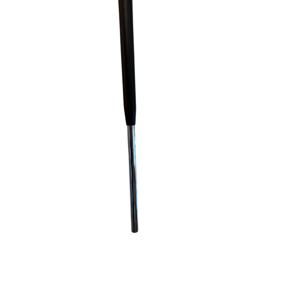 YUMI 2-Piece 100% Carbon Shaft X-Stiff 46" VERY LIMITED BRANDING- CHROME TIP - Image 1 of 4