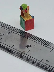 Jack In The Box Toy For Dolls House 1:12th Scale Miniature - Picture 1 of 5
