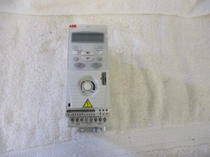 Unidad de CA ABB ACS150 2 HP ACS150-03U-07A5-2 - Imagen 1 de 4