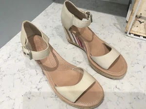 UGG ATASHA Cream Leather Striped Wedge Sandals New Size 5.5/38 RRP £75 - Picture 1 of 9