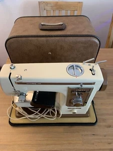 PRIVILEG Nähmaschine Modell 485 Super Nutzstich mit Koffer - Bild 1 von 11