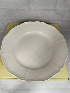 Wedgwood Queens Plain Flower Rim Plate 30Cm - Picture 1 of 7