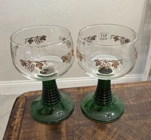 Roemer Style grün gerippter Stiel Weinglas geätzt Trauben Design 0,1 L - Bild 1 von 2