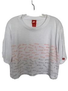Nike Damenoberteil weiß beschnitten mit JUST DO IT-Druck. Größe Medium EUC - Bild 1 von 2