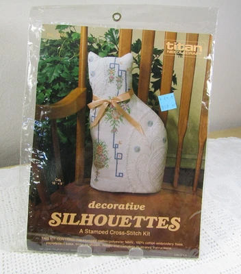 Vintage Titan Decorative Silhouettes SITTING CAT Stamped Cross Stitch Kit NIP Foto 1 de 3