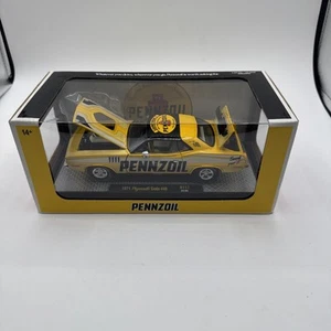 M2 Machines 1/24 Chase 1971 Plymouth Cuda 440 R117 - Picture 1 of 7