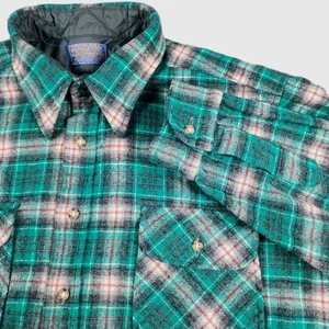 Vintage Pendleton XL 100% Virgin Wool Flannel Shirt Plaid Button Up Green Red  - Picture 1 of 13