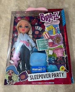 Bratz 2015 Cloe Sleepover Party w/ Accessories Walmart Exclus NEW Factory Sealed - Picture 1 of 2
