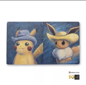 Pokémon Center × Van Gogh Museum: Pikachu & Eevee Selbstporträt Spielmatte - Bild 1 von 3
