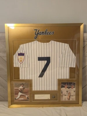 Camiseta deportiva firmada por Mickey Mantle 32x36 corte enmarcado/New York Yankee (PSA LOA) Foto 1 de 3