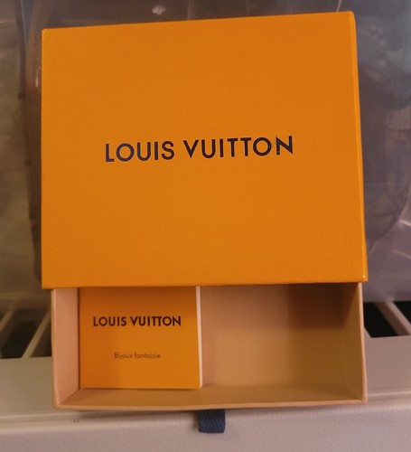 LOUIS VUITTON（LV） Scatola accessori gioielli Louis Vuitton con libretto. Scatola vuota.