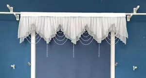 Increíble cortina de red con panel de fieltro blanco con cuentas ventana pequeña - Imagen 1 de 3