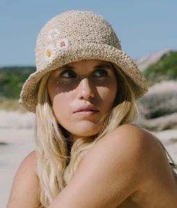 Sombrero cubo Hobo & Hatch Peggie, natural, mezcla de cáñamo y algodón PVP $65 - Imagen 1 de 6