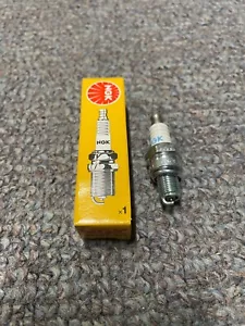 NGK CMR6H Spark Plug 3365 For Stihl, Huskvarna, Poulan, Homelite, and More - Picture 1 of 3