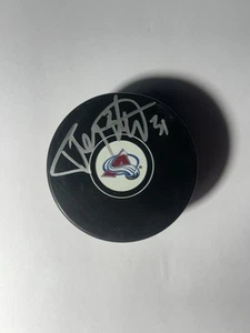 Disco firmado por Peter Budaj autografiado Colorado Avalanche NHL - Imagen 1 de 1