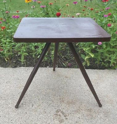 Mesa auxiliar trípode formica madera atómica moderna vintage de mediados de siglo mcm Foto 1 de 4