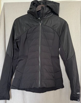 Chaqueta para mujer Lululemon talla 8 negra cremallera completa con capucha rellena para correr Foto 1 de 4