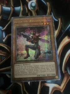 Yugioh! TCG - Inzektor Dragonfly - Quarter Century Secret Rare - RA04-EN172 - Bild 1 von 1