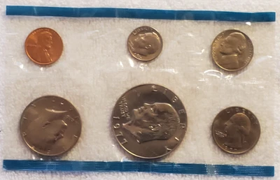 1977 PD Uncirculated US Mint Set - 12 coins - Image 1 of 4