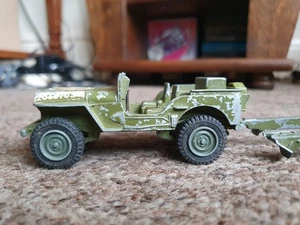 VINTAGE DINKY BATTLE LINES US JEEP WITH AMERICAN 105MM GUN - 615 & 609 PLAYWORN - Picture 1 of 11