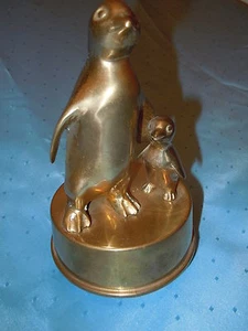VINTAGE SCHWERE MESSING PINGUIN VOGEL SPIELUHR FIGUR SKULPTUR FUNKTIONIERT SCHÖNE QUALITÄT - Bild 1 von 5