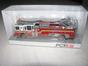 PCX 870235 Ferrara Ultra FDNY Ladder 137 - Bild 1 von 1