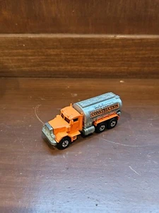 HOT WHEELS VINTAGE 1:64 1979 PETERBILT CALIFORNIA CONSTRUCTION - Picture 1 of 2