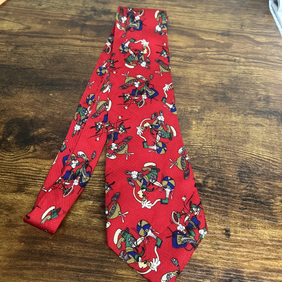 Gravata masculina de seda GOOFY Disney Store pai 4” 57” - Imagem 1 de 4