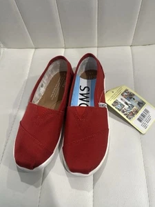 Toms Classics Red Canvas Youth Slip On Casual Flats Shoes - Picture 1 of 4