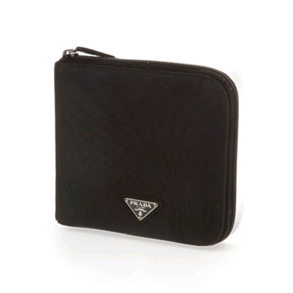 Prada Tessuto 黑色尼龙拉链圆形旅行文档护照存储 + CD DVD 媒体 — 第 1/4 张图片