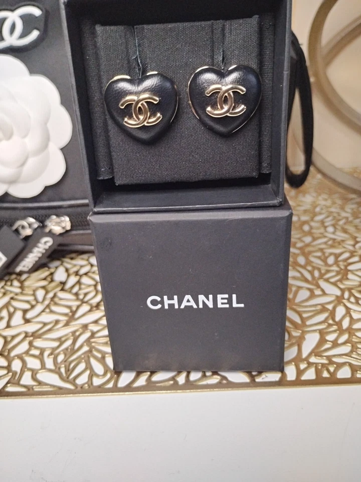 Auténticos pendientes de piel de cordero Foto 1 de 4