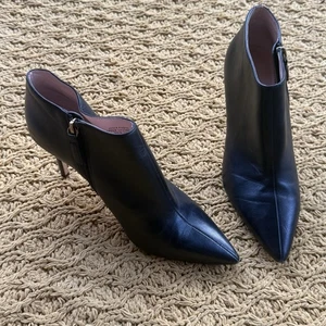J.Crew Black Leather High Heel Pointed Toe Ankle Booties Women’s Size 9.5 9 1/2 - Picture 1 of 6