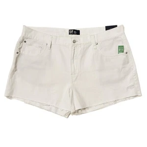 Gap Women’s Denim Stride High Rise Distressed Cut-Off Shorts Size 18/34 NWT - Picture 1 of 4