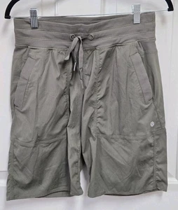 Pantalones Cortos Lululemon Dance Studio Tiro Medio Talla 6 Entrepierna Verde 9 pulgadas - Imagen 1 de 4