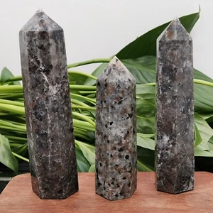 500 g Varita de punta de cristal obelisco de piedra de llama natural Reiki al azar - Imagen 1 de 10