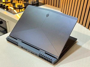 ALIENWARE GAMER 17 Dell Alienware 17 R5 Intel®Core™i7*1TB*8GB+GTX GPU*RGB#2937 - Picture 1 of 19