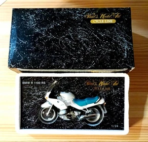 Minichamps 1/24 BMW R 1100 RS (Pearl Silver) - Picture 1 of 9