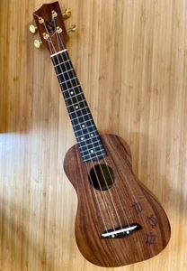 Hawaiian Ukulele - Koa Kaleo - Picture 1 of 3