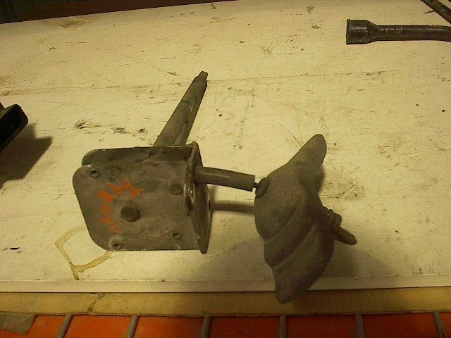 07 DODGE RAM 3500 PICAPE SUPORTE DE RODA SOBRESSALENTE 7980 - Imagem 1 de 4